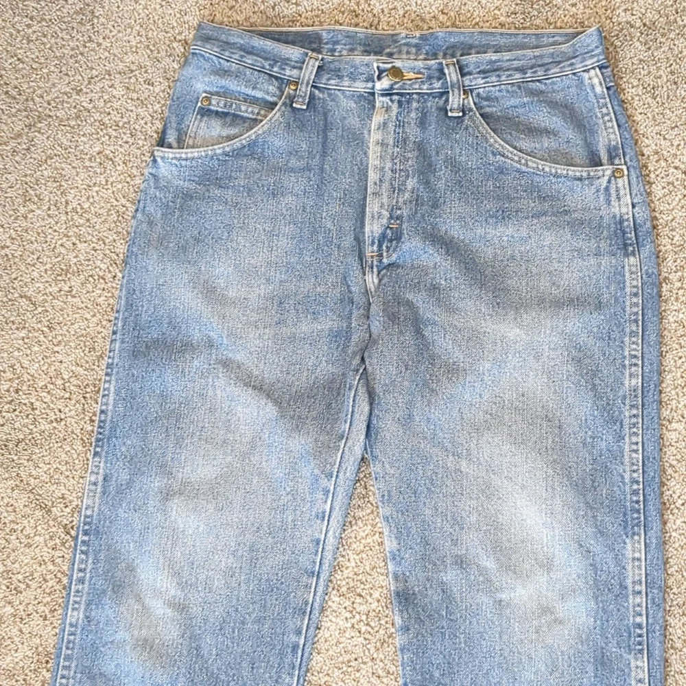 Men's Wrangler distressed regular fit blue jeans size 32X32 - Picture 5 of 12
